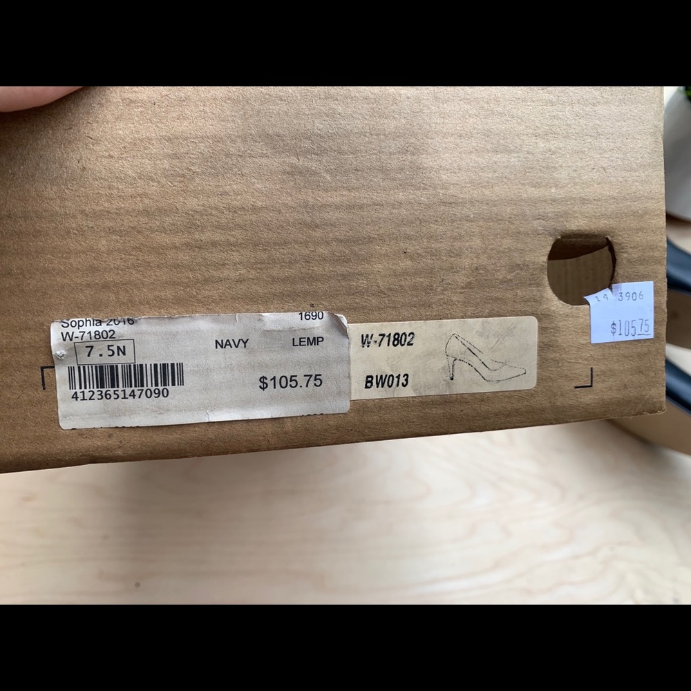 Walking Cradles woman’s NWT heels - Picture 10 of 11